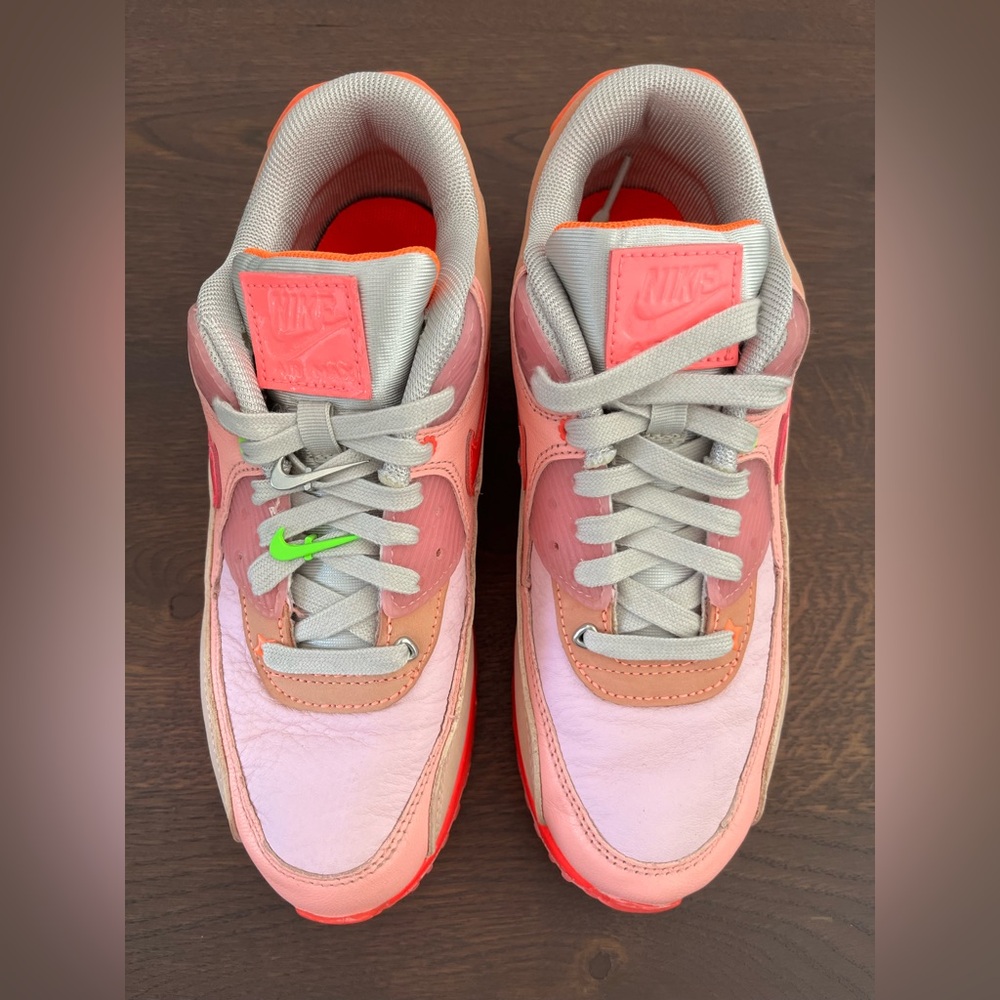 Nike Women's Platinum Crimson CT3449-600 Sneakers size 8.5 US